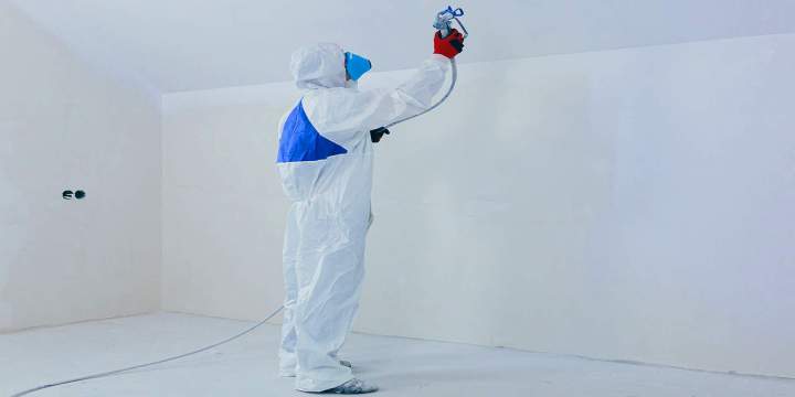 Peinture intérieure au pistolet et finitions soignées